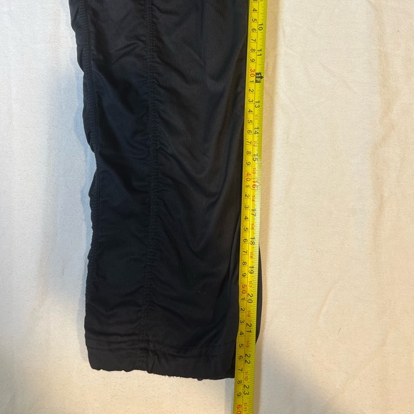 The North Face Aphrodite 2.0 Capri Black Hiking Pants Women’s Small - Picture 13 of 14